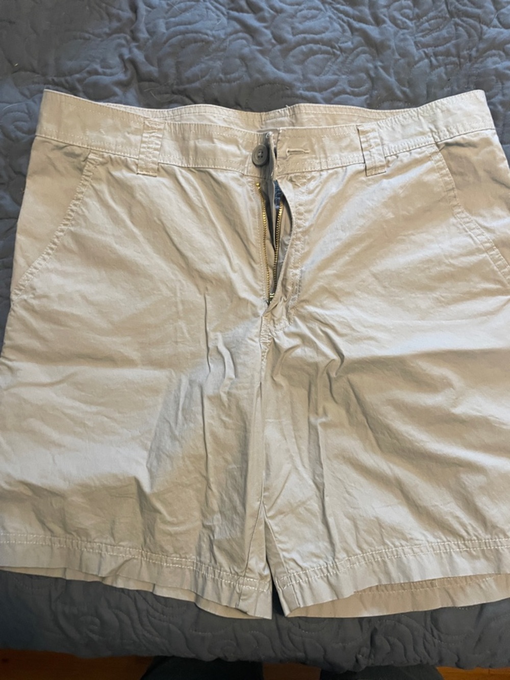 Columbia Men's Lightweight gray Shorts